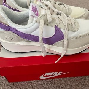 Nike Waffle Debut Women’s 8 NWB